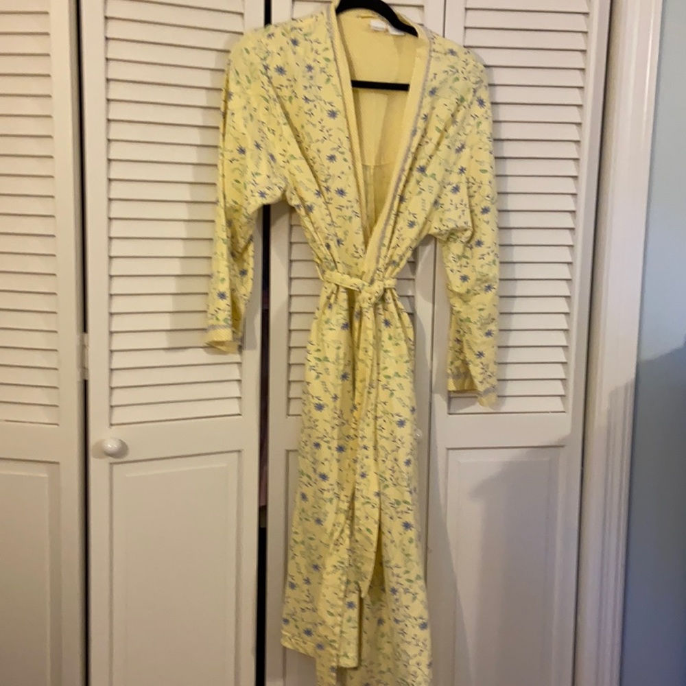 So soft and great condition, colorful cotton robe